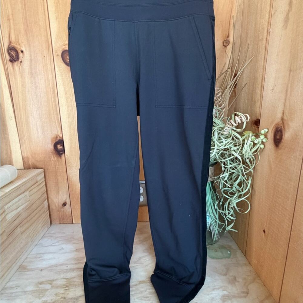 PRICE DROP!! ATHLETA Venice High Rise Jogger Velvet Stripe BLACK SZ S